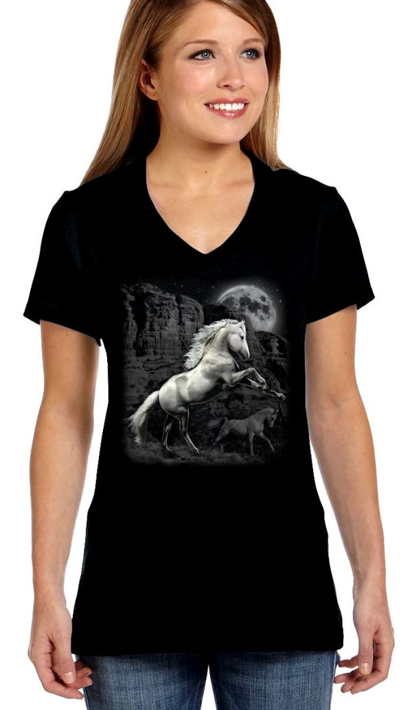 womens horse moonlight crew v neck tee